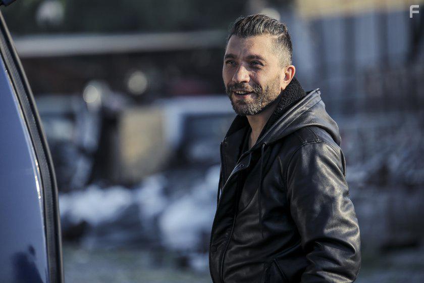 zgr Emre Yildirim in Yz Yze (2017)