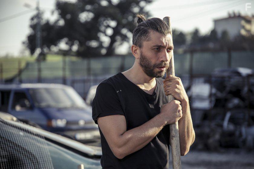 zgr Emre Yildirim in Yz Yze (2017)