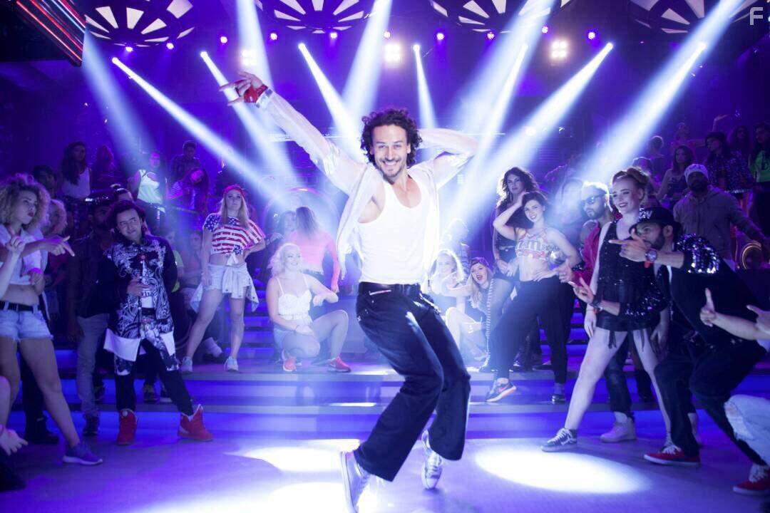 Tiger Shroff in Munna Michael (2017)
