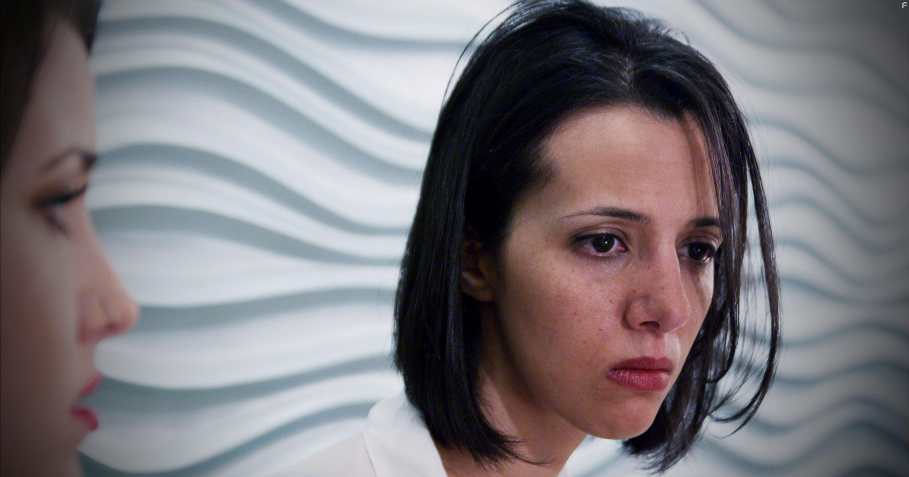 Ghadir Mounib and Raye Richards in The Playground (2017)