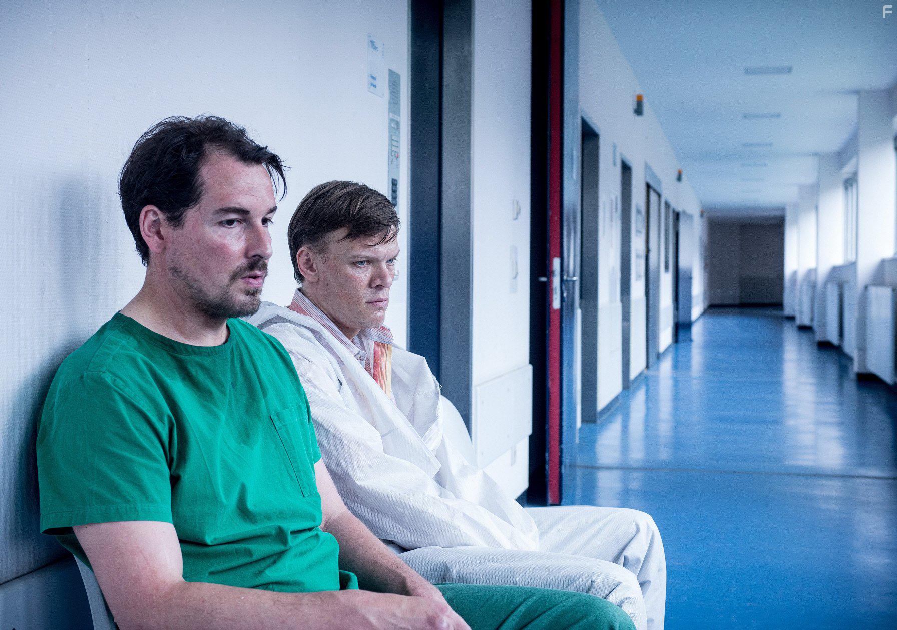 Felix Kramer and Sebastian Hlk in Schuld (2015)