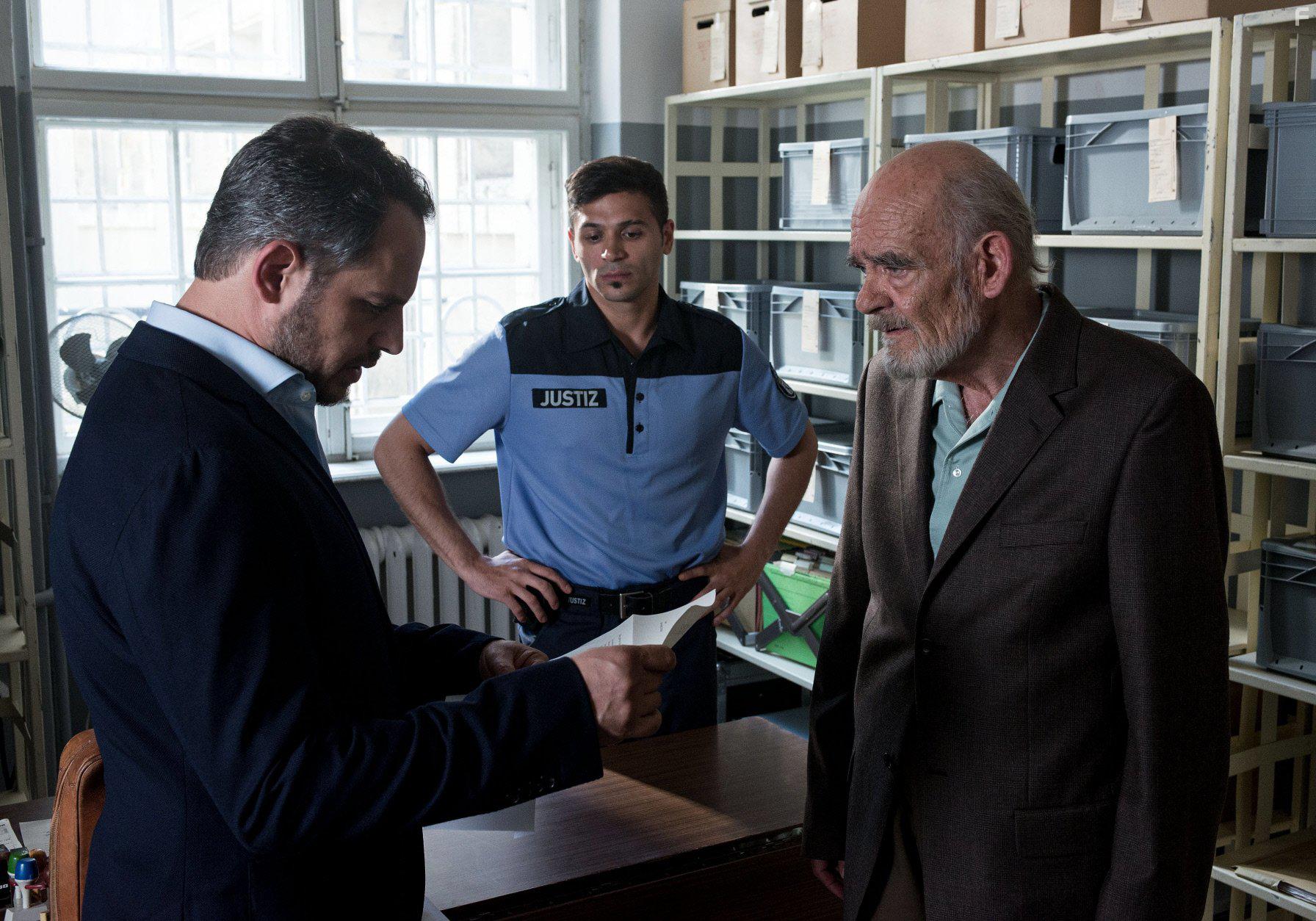 Moritz Bleibtreu and Hans-Michael Rehberg in Schuld (2015)