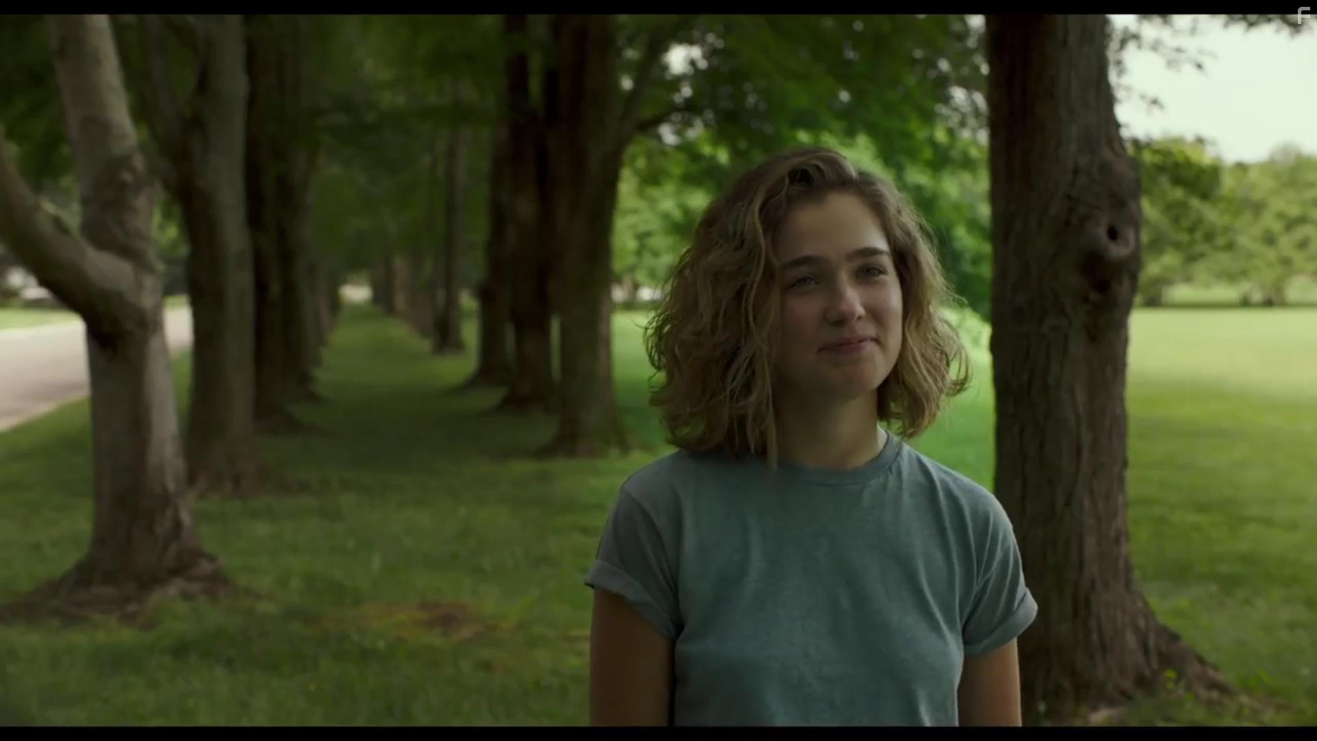 Haley Lu Richardson in Columbus (2017)