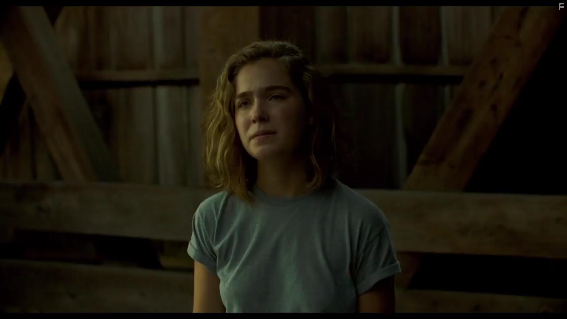 Haley Lu Richardson in Columbus (2017)
