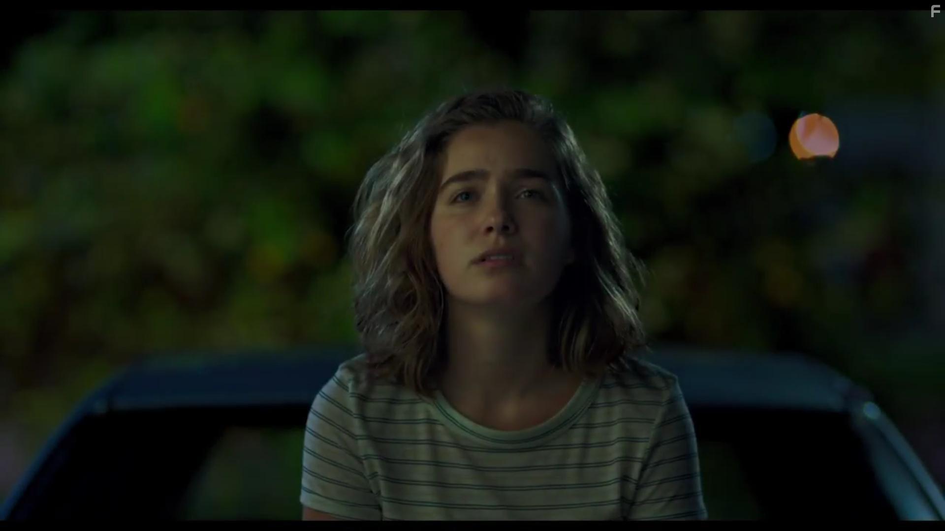 Haley Lu Richardson in Columbus (2017)