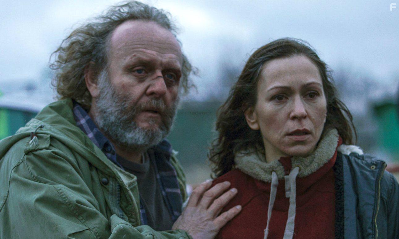 Jaroslav Dusek and Zuzana Stivnov in Pustina (2016)