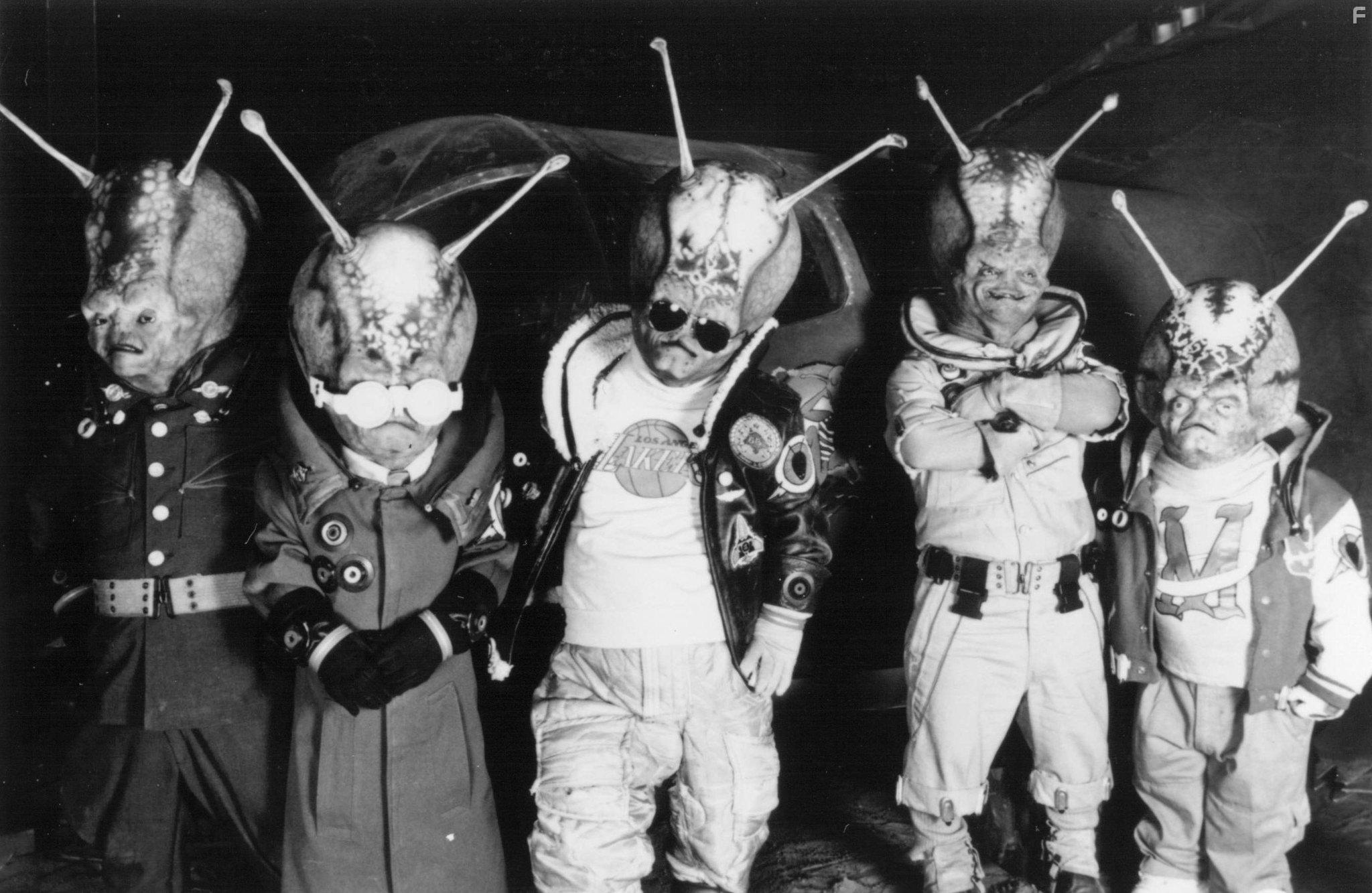 Spaced Invaders (1990)