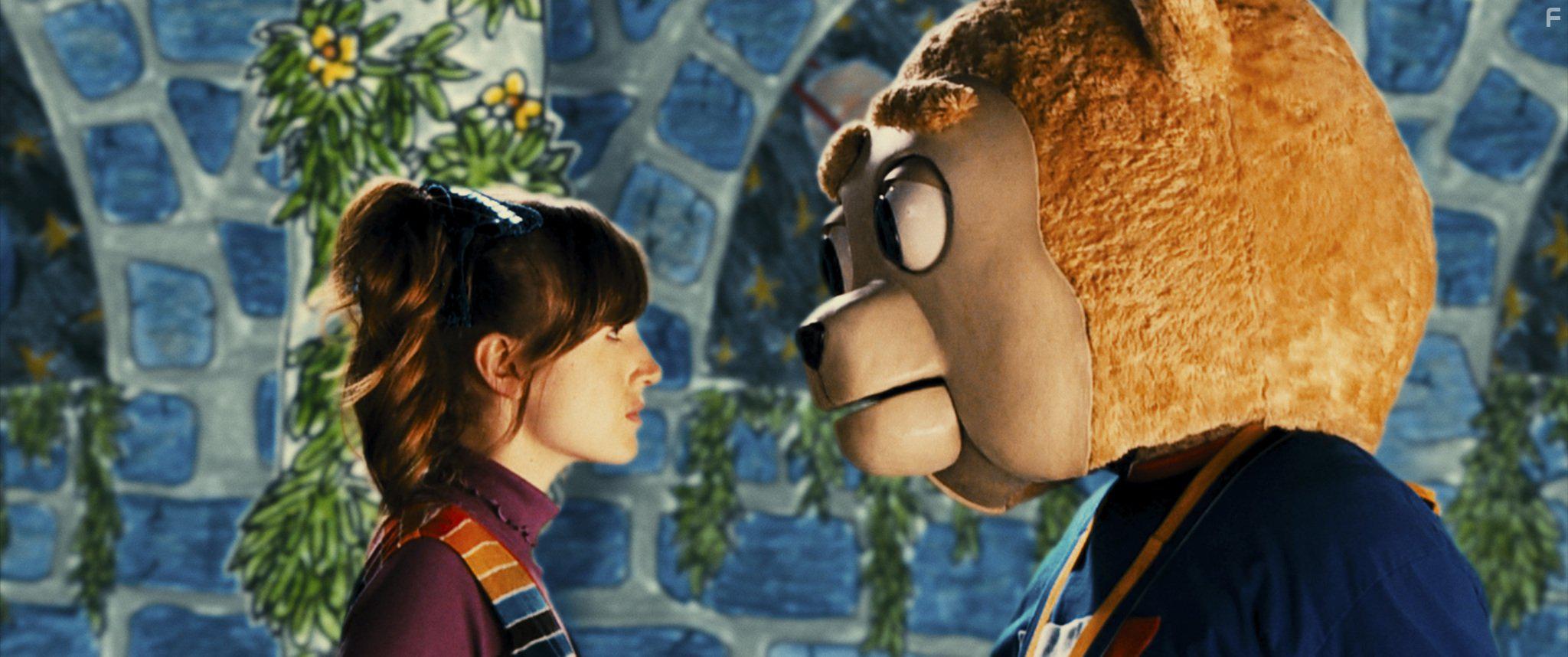 Kyle Mooney and Kate Lyn Sheil in Brigsby Bear (2017)