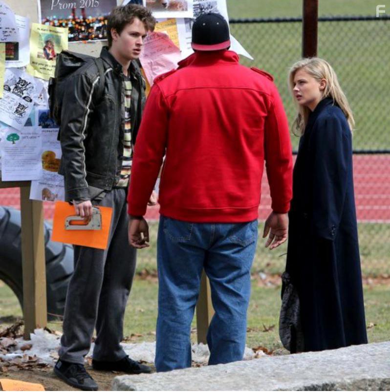 Chlo Grace Moretz, Ansel Elgort, and Adrian M. Mompoint in November Criminals (2017)