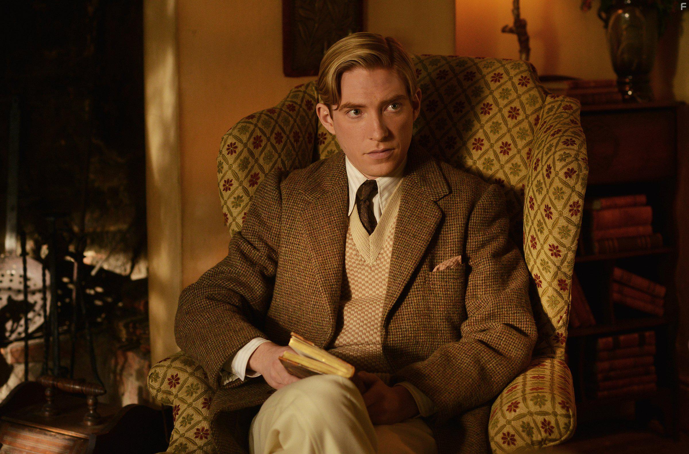 Domhnall Gleeson in Goodbye Christopher Robin (2017)