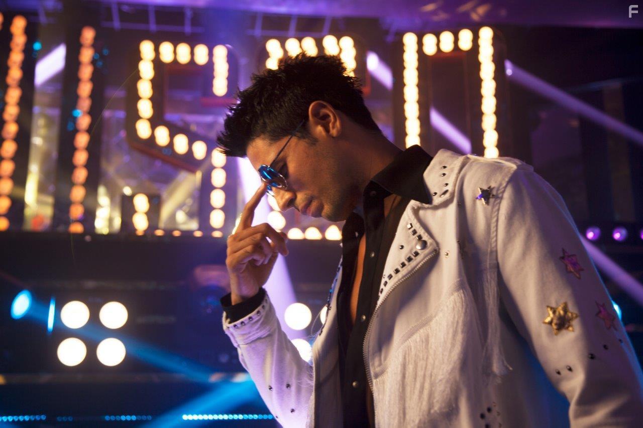 Sidharth Malhotra in A Gentleman (2017)