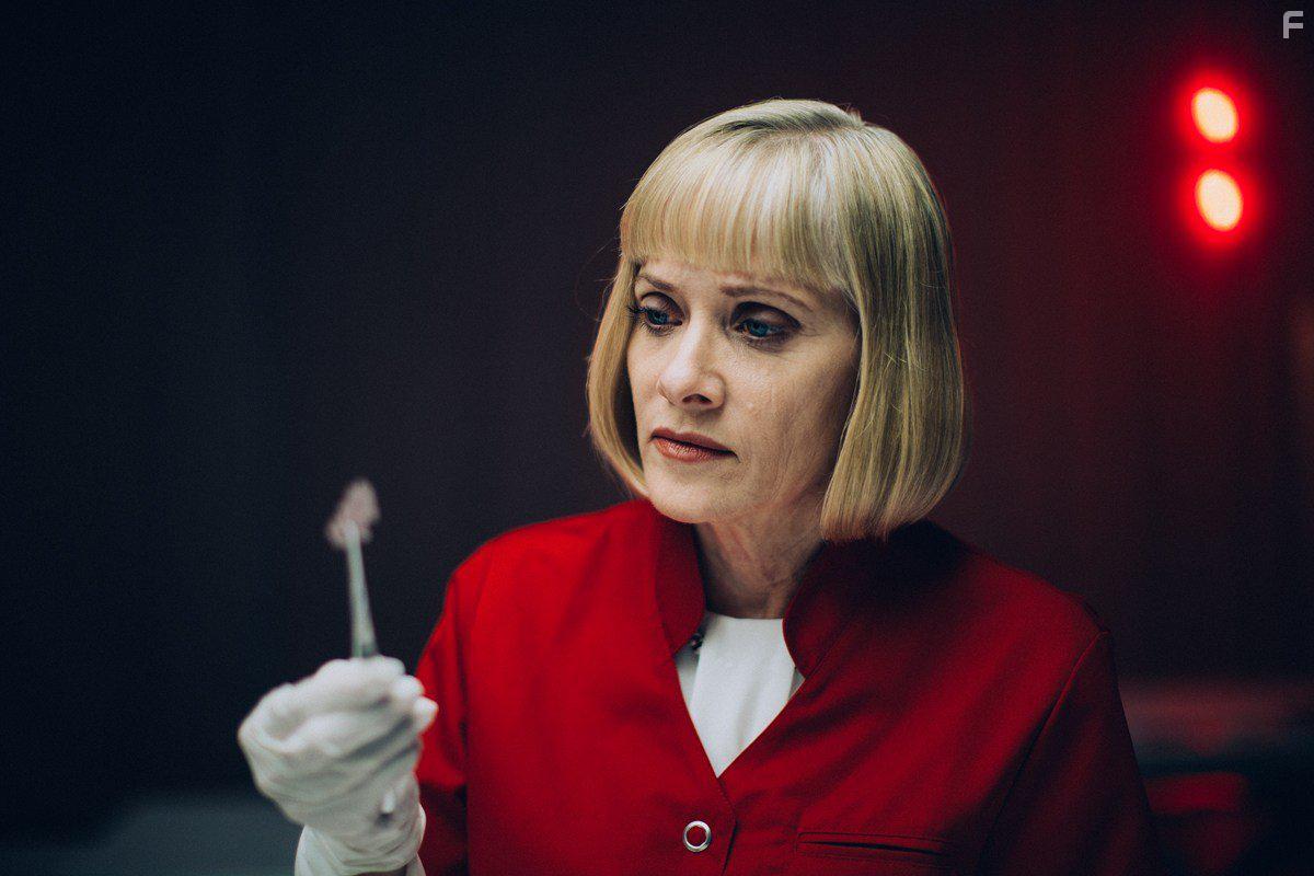 Barbara Crampton in Replace (2017)