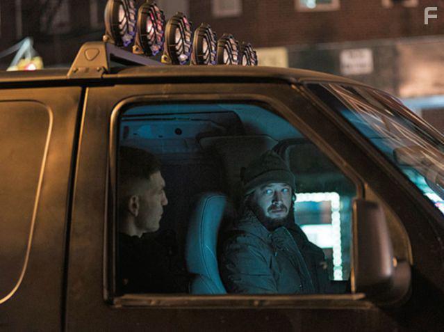 Ebon Moss-Bachrach and Jon Bernthal in The Punisher (2017)