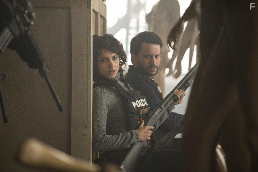 Michael Nathanson and Amber Rose Revah in The Punisher (2017)
