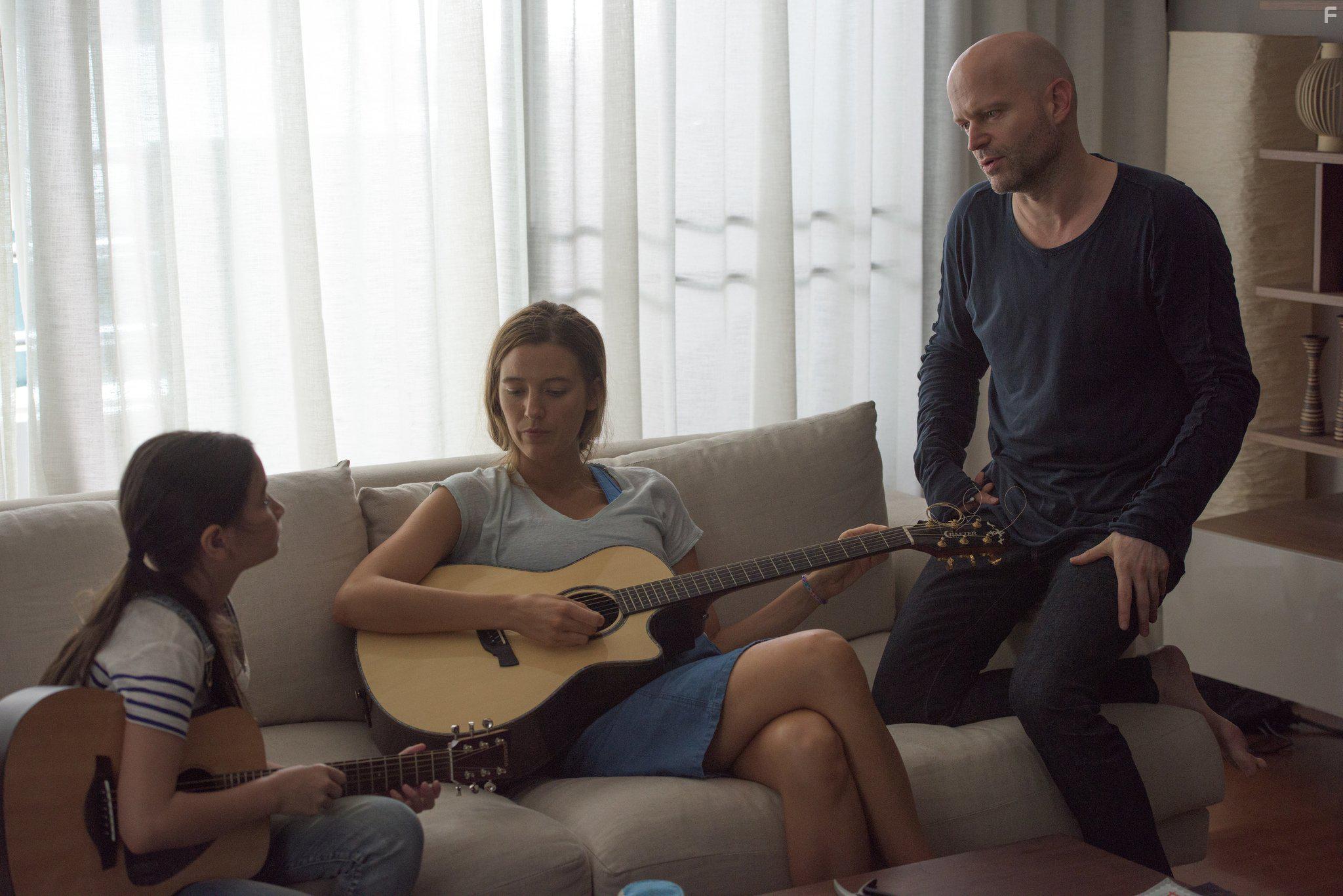 Marc Forster and Blake Lively in All I See Is You (2016)