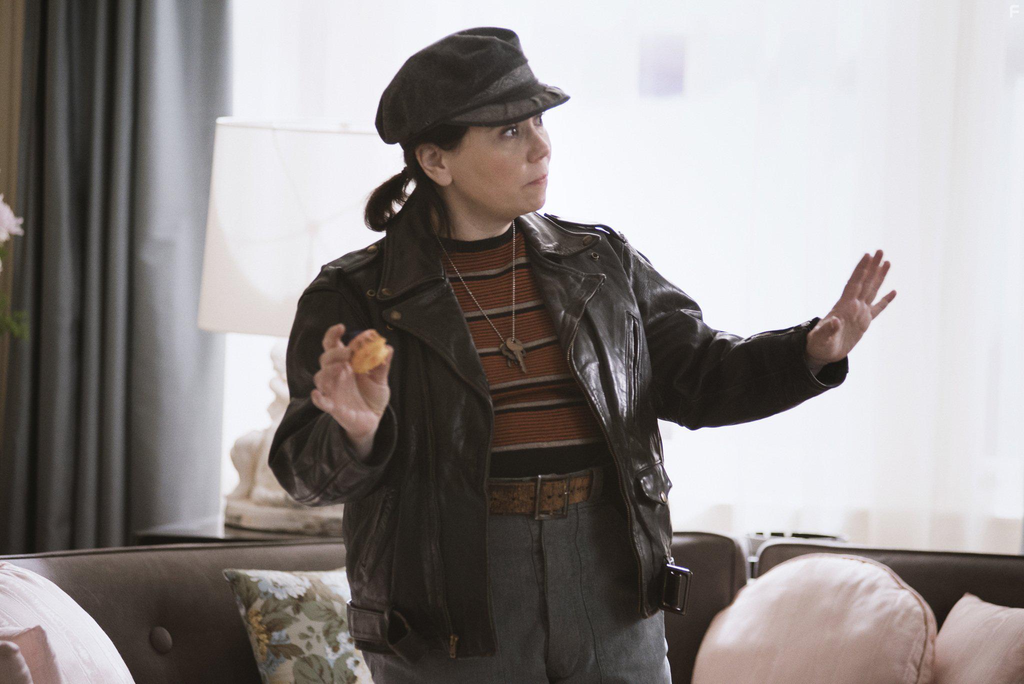 Alex Borstein in The Marvelous Mrs. Maisel (2017)