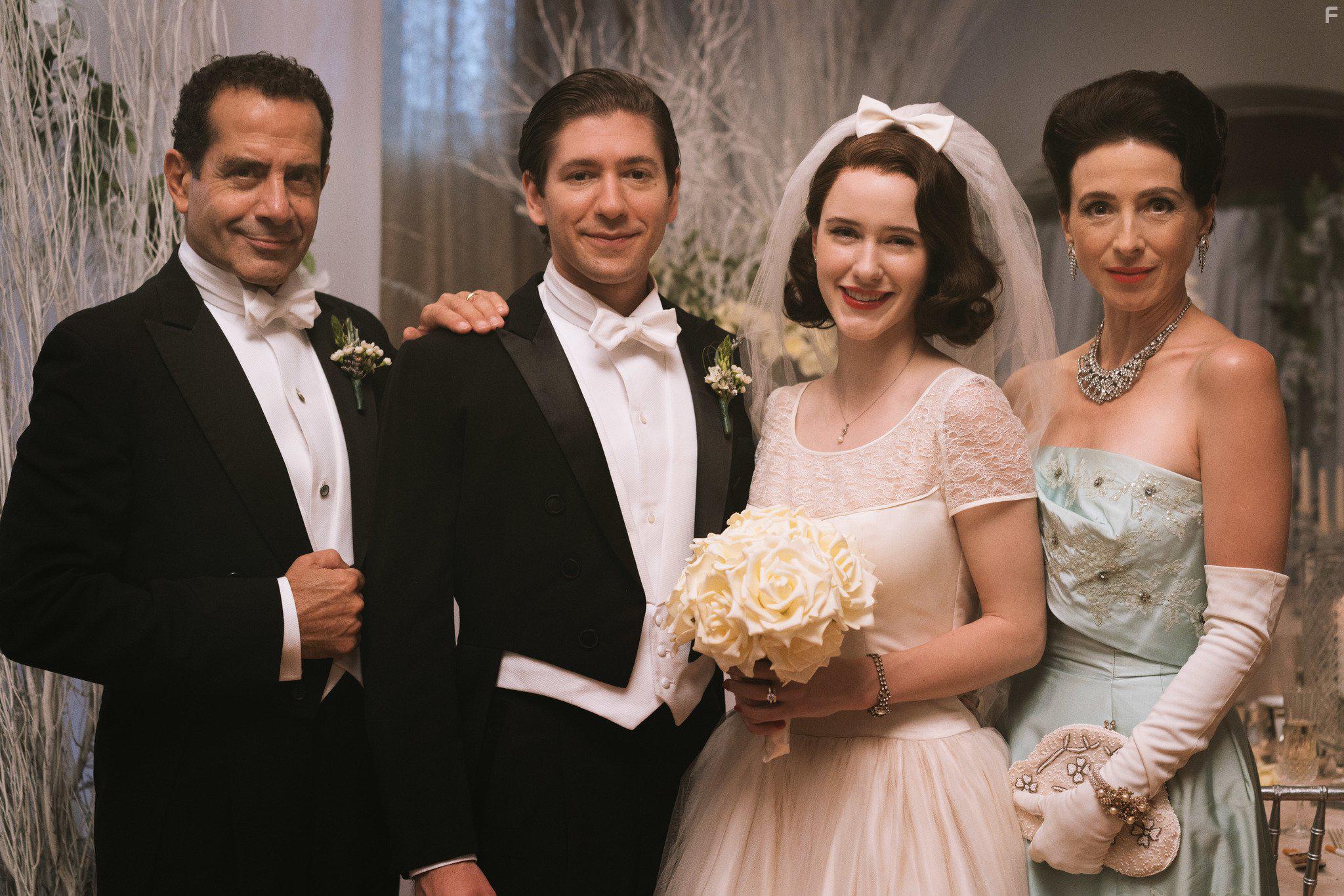 Tony Shalhoub, Marin Hinkle, Michael Zegen, and Rachel Brosnahan in The Marvelous Mrs. Maisel (2017)