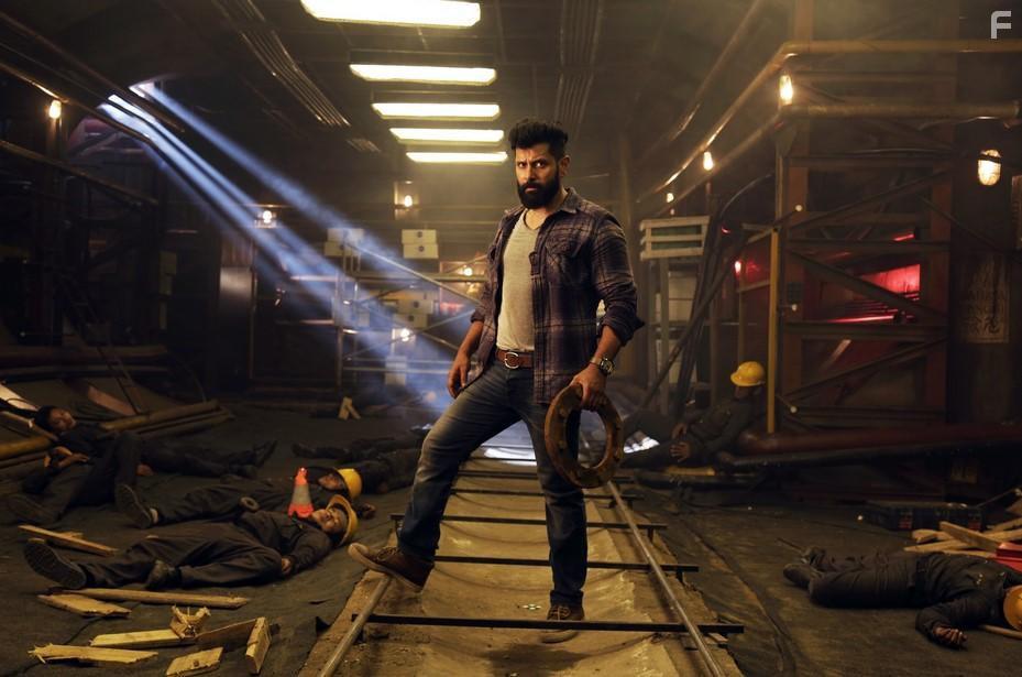 Iru Mugan (2016)