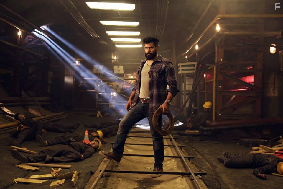 Vikram in Iru Mugan (2016)