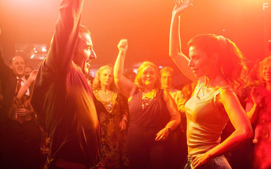 Antonio de la Torre and Maribel Verd in Abracadabra (2017)