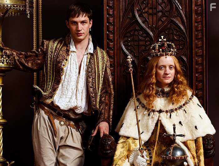 Anne-Marie Duff and Tom Hardy in Королева-девственница (2005)