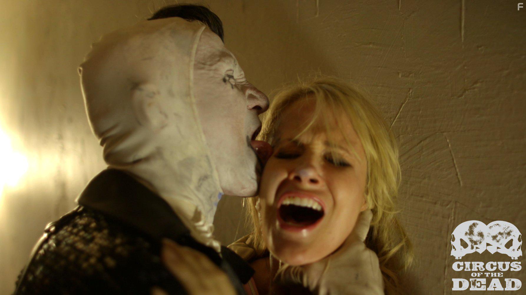 Chanel Ryan and Bill Oberst Jr. in Circus of the Dead (2014)