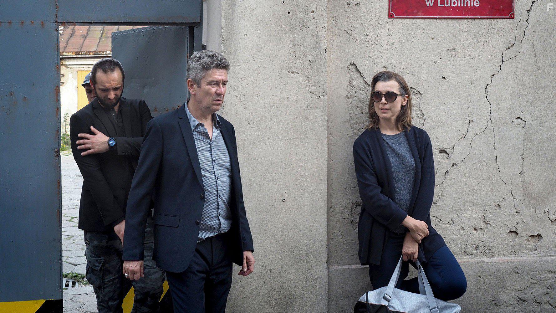 Andrzej Zielinski, Katarzyna Herman, and Michal Zurawski in Volta (2017)