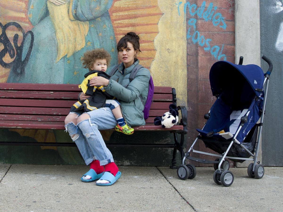 Frankie Shaw and Anna Chanel Reimer in SMILF (2017)