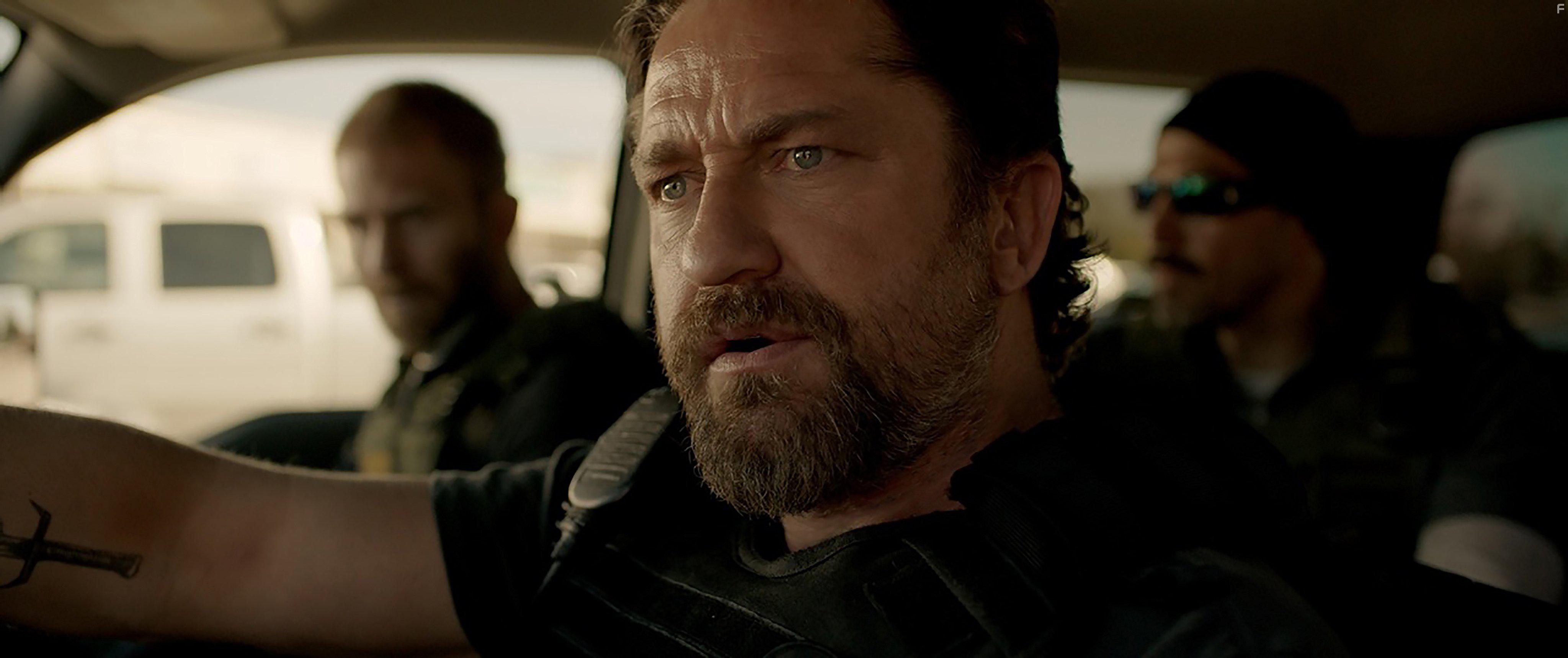 Gerard Butler, Maurice Compte, and Kaiwi Lyman in Den of Thieves (2018)