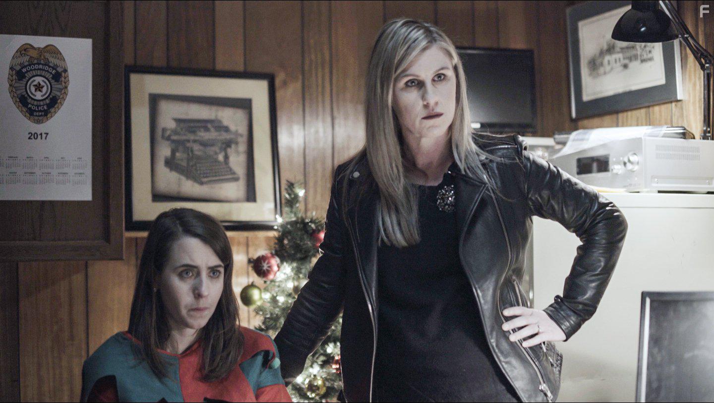 Brook Fletcher and Laurel Brady in Once Upon a Time at Christmas (2017)