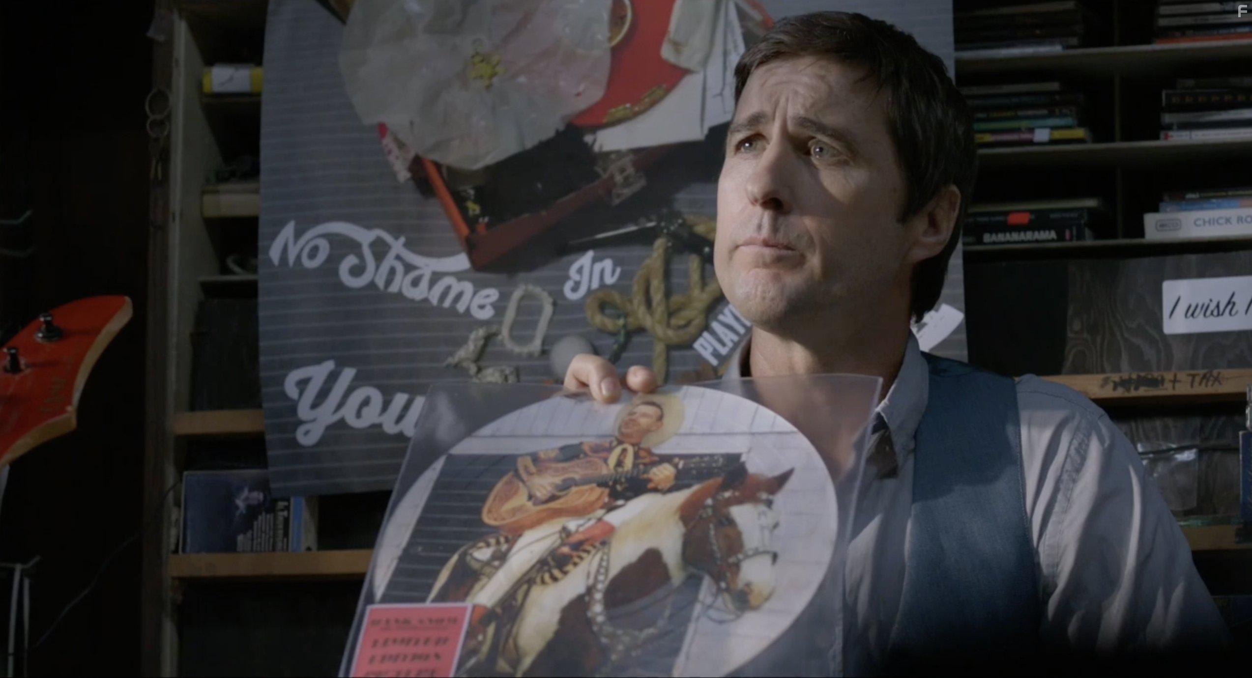 Luke Wilson in The Girl Who Invented Kissing (2017)