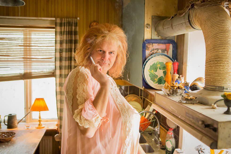 Johan Rheborg in Morran & Tobias - Som en sknk frn ovan (2016)