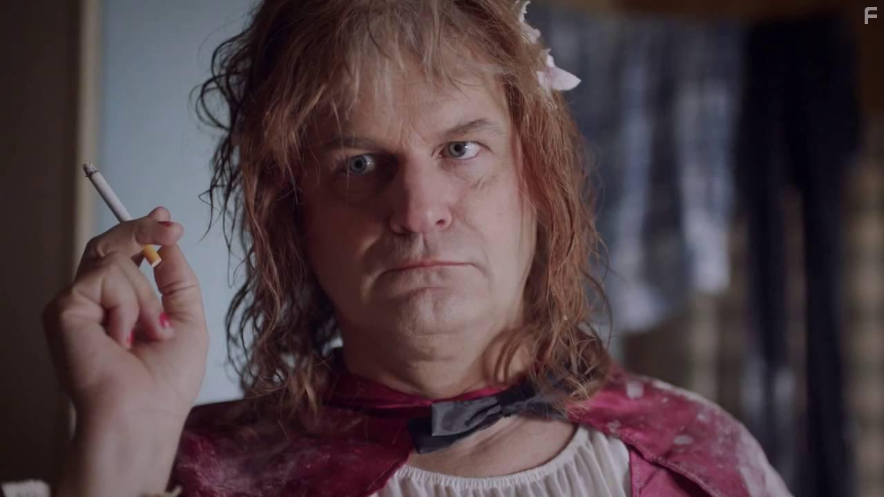 Johan Rheborg in Morran & Tobias - Som en sknk frn ovan (2016)