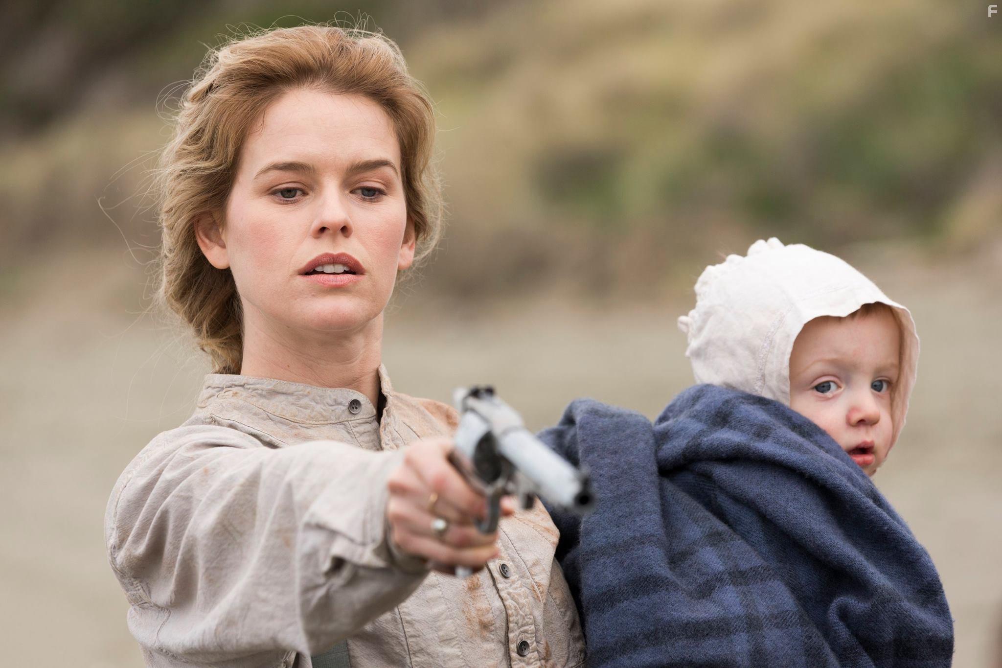 Alice Eve in The Stolen (2017)