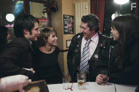 Charlotte Gainsbourg, Emma de Caunes, Alain Chabat, and Gael Garca Bernal in La science des rves (2006)