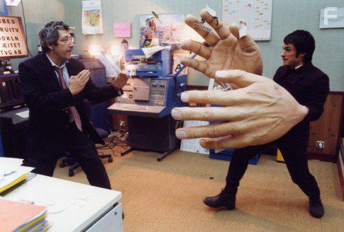 Alain Chabat and Gael Garca Bernal in La science des rves (2006)