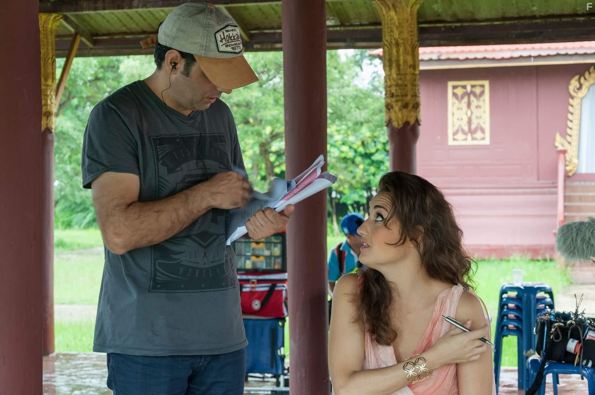 Tekin Girgin and Cecilia Belletti in Troy the Odyssey (2017)