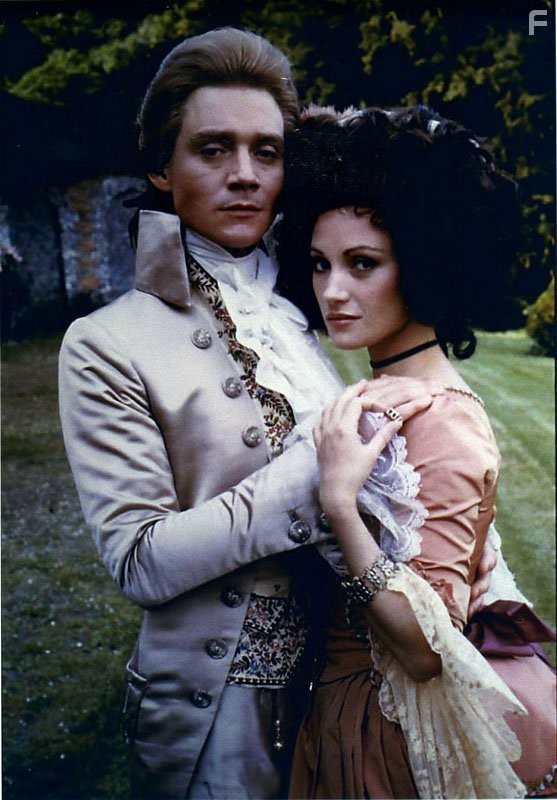 Anthony Andrews and Jane Seymour in Алый первоцвет (1982)
