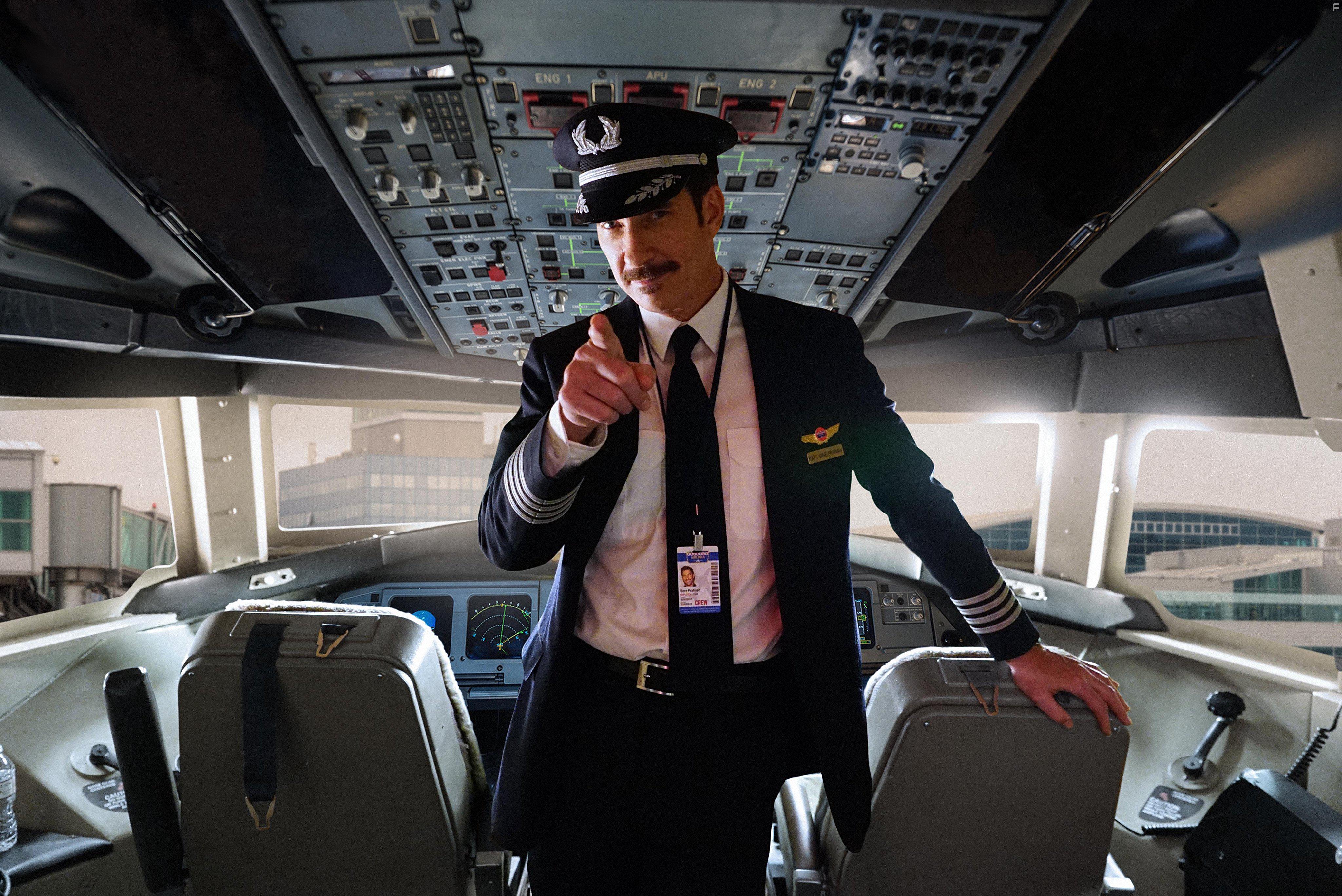 Dylan McDermott in LA to Vegas (2018)