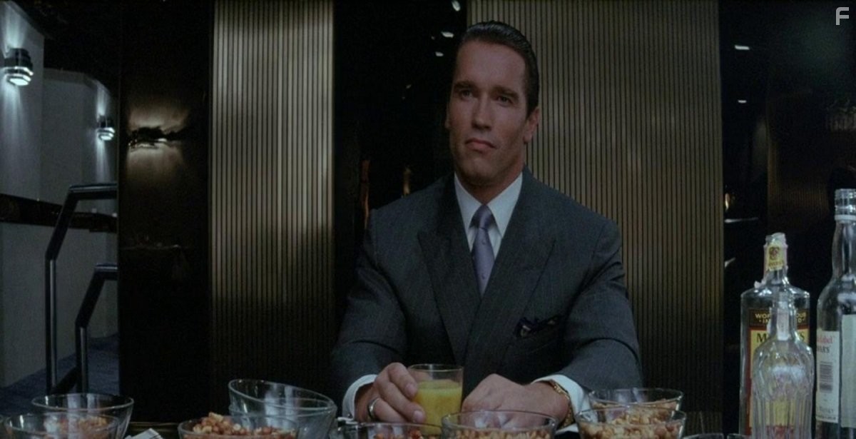 Arnold Schwarzenegger in Без компромиссов (1986)