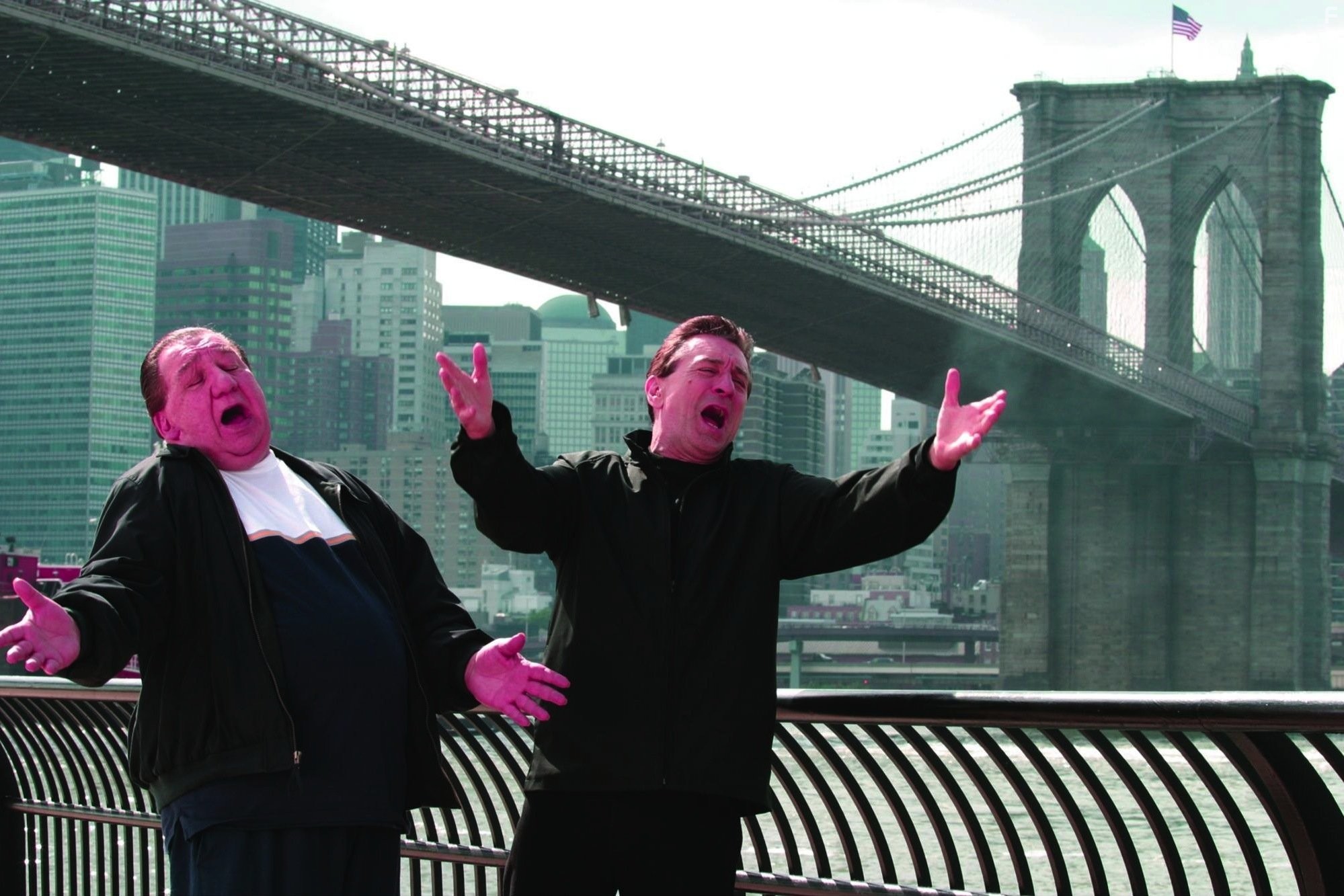 Robert De Niro and Joe Viterelli in Анализируй это (1999)