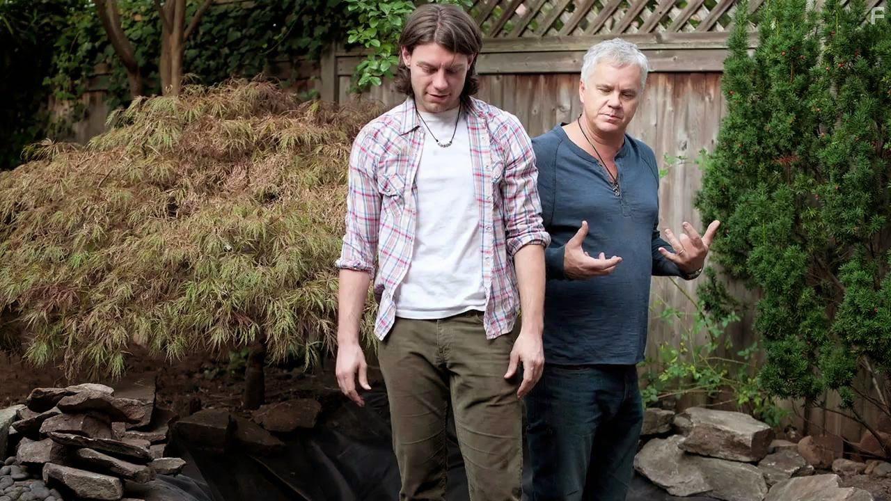 Tim Robbins and Patrick Fugit in Thanks for Sharing (2012)
