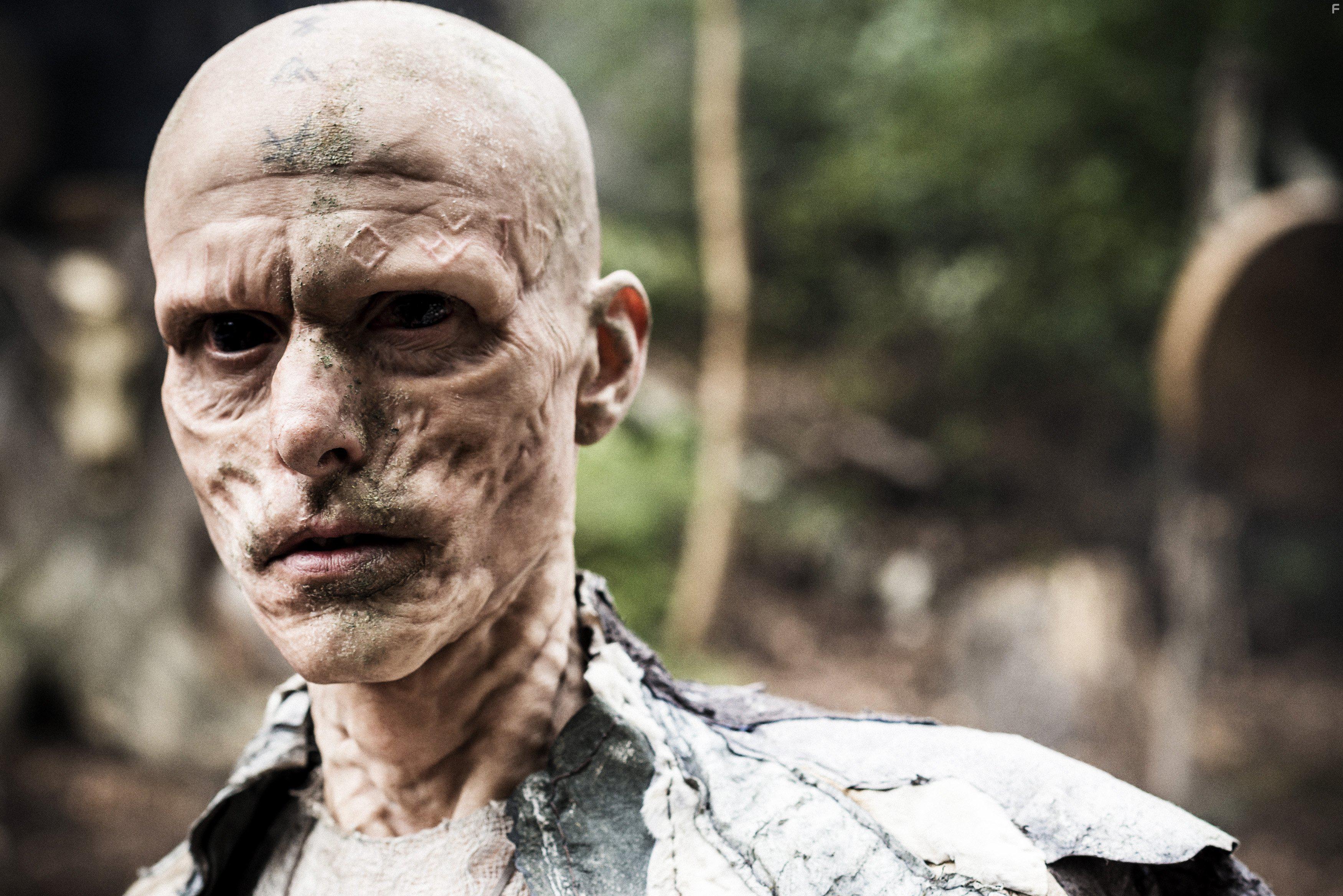 Mackenzie Crook in Britannia (2017)