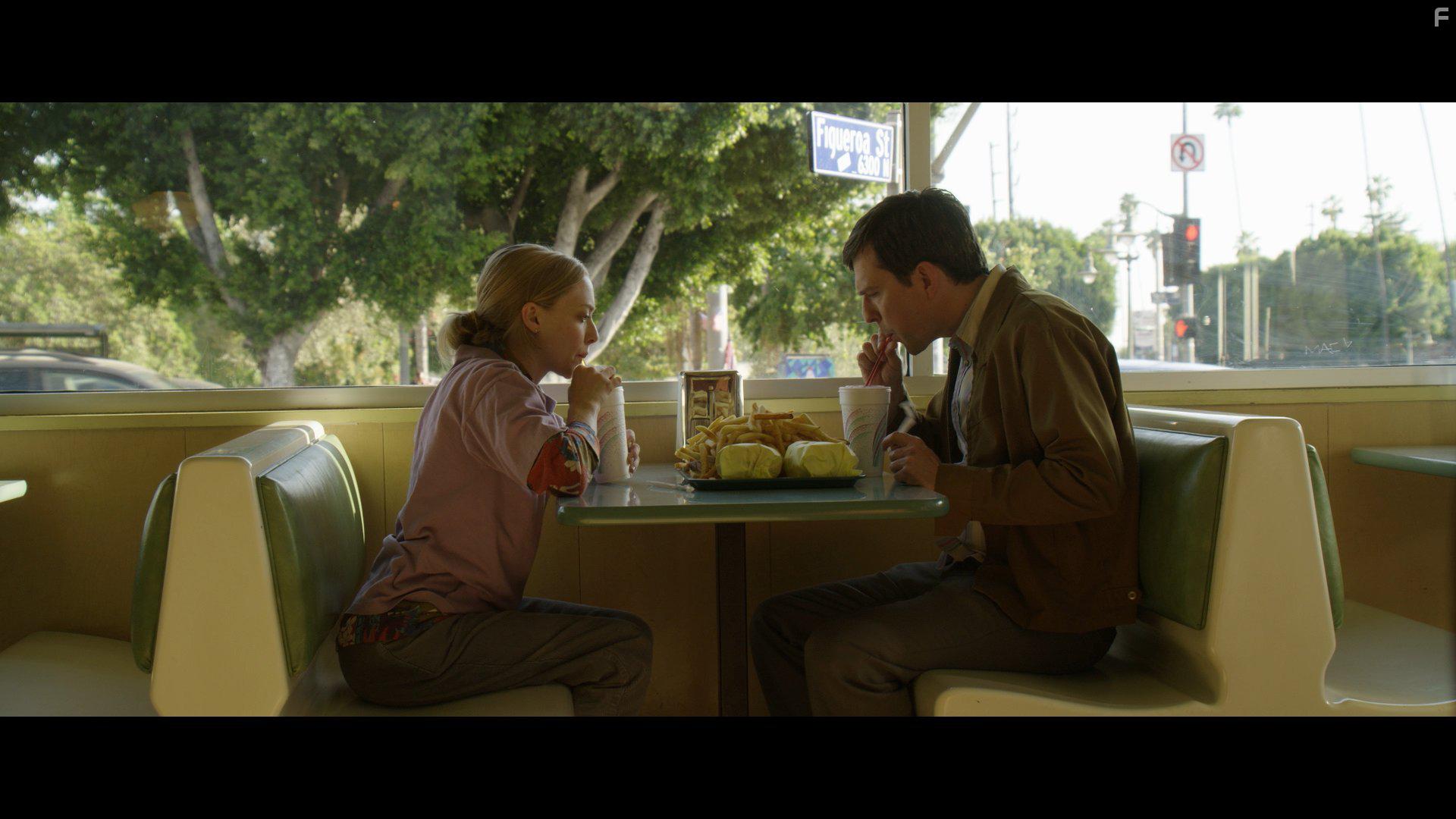 Amanda Seyfried and Ed Helms in The Clapper (2017)