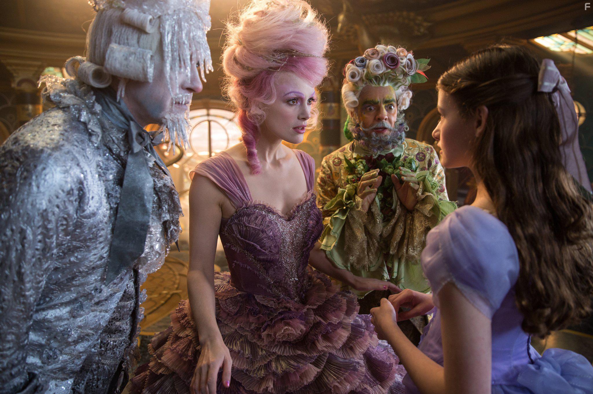 Keira Knightley and Mackenzie Foy in The Nutcracker and the Four Realms (2018)