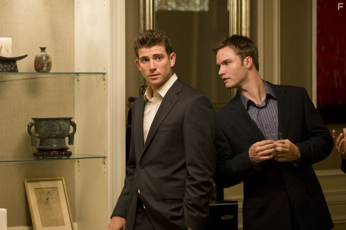 Bryan Greenberg and Scott Porter in Хороший парень (2009)