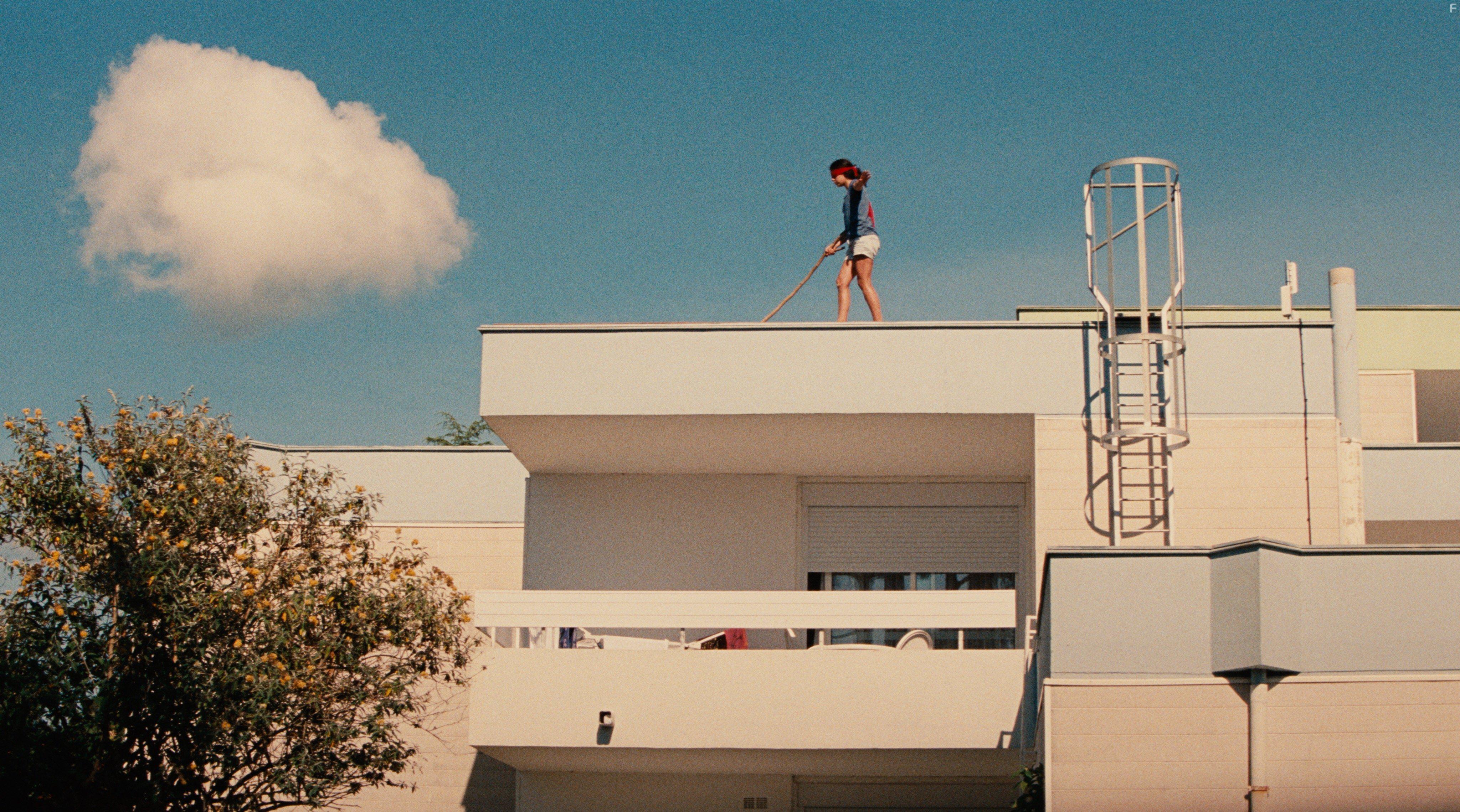 Noe Abita in Ava (2017)