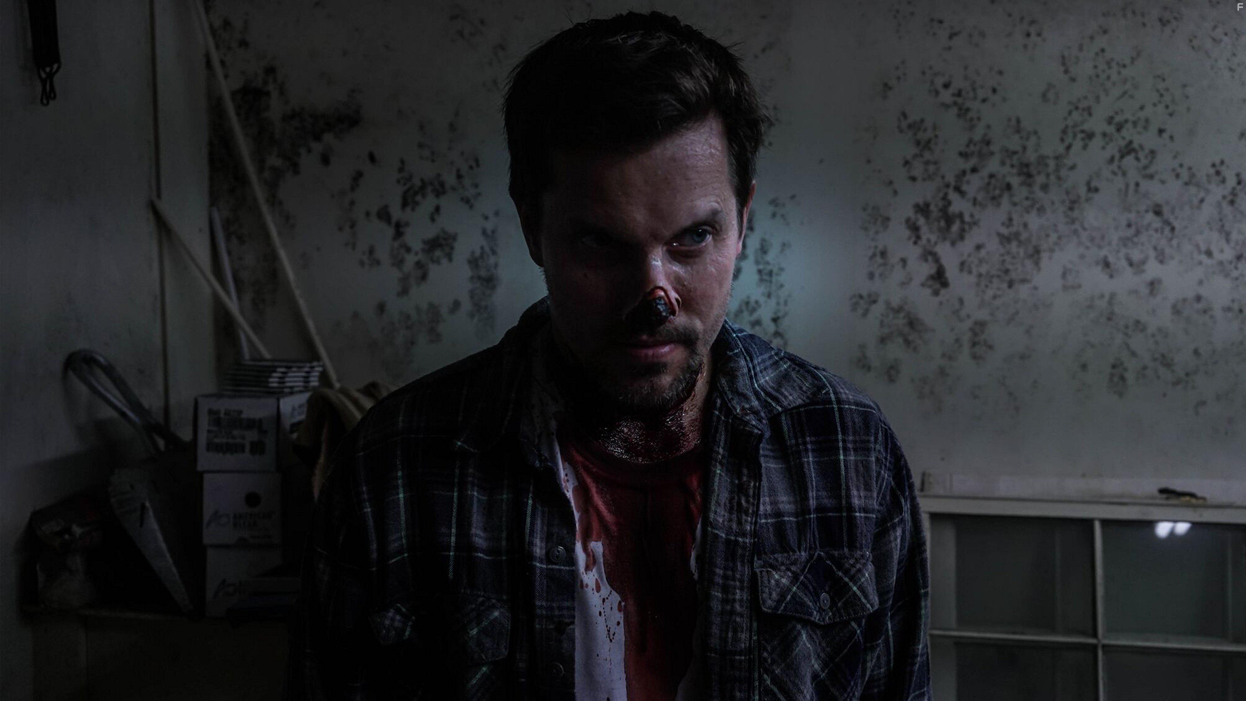 Jason Vail in Family Possessions (2016)