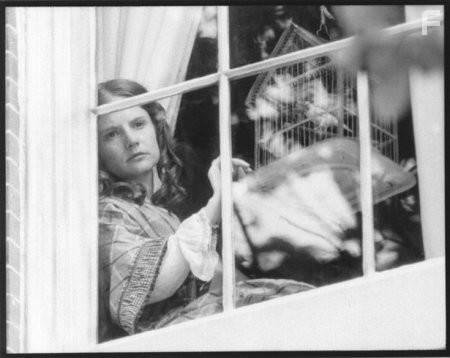 Jennifer Jason Leigh in Площадь Вашингтона (1997)