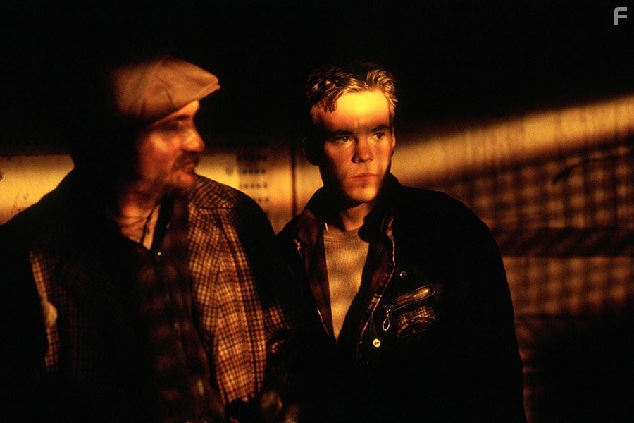 Stephen Dorff and Will Zahrn in Ночь страшного суда (1993)